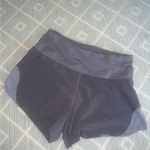 Lululemon 3 inch women shorts!! Size 4 but tag missing, favorite flowy shorts
